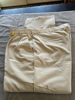 Men’s Khaki Pants